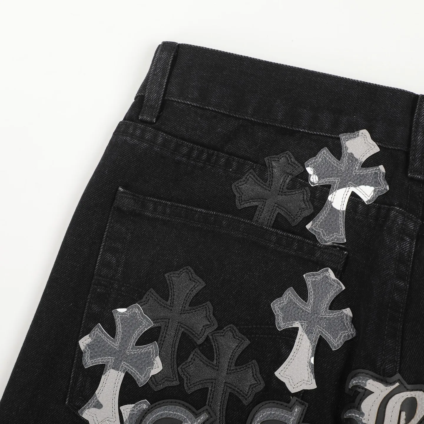 P260 Chrome Hearts Chrome Hearts Black Multi-leather Elements Full of Details Washed Jeans Authentically Restore the Ultimate Vintage Texture Three-Dimensional Fit Loose and Comfortable, Not Slimming Appearing Tall and Slim Made by a Manufacturer Original Quality Control Same Style for Men and Women Can Be Matched for Couples Versatile Recommendations Must-Have Jeans for All Seasons Fashionistas Have Been Disappointed From the Quality Selection of Fabrics, Cutting of Details, and Matching of Patterns, Everything Is Impeccable! The upper body is so handsome when worn...it can be easily worn by men, women and children! The craftsmanship is made of heavy-duty washed pure cotton denim fabric. After washing, it is soft and thick and looks very stylish when worn. Color: black Size: 28 30 32 34 36